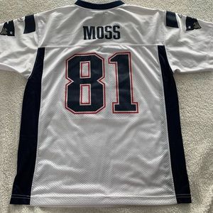 New England Patriots  #81 Randy Moss NFL JERSEY Reebok  Youth size XL.